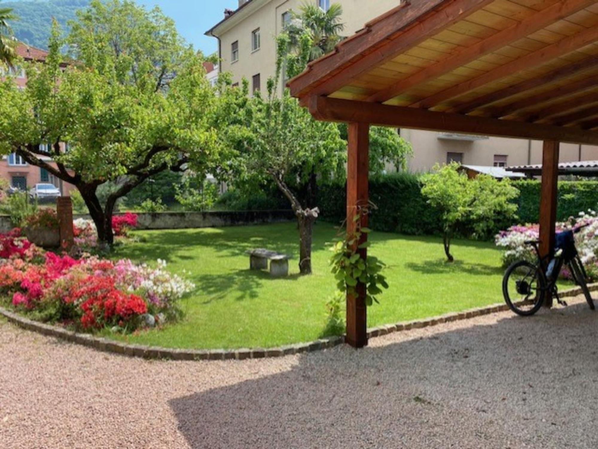 Sestante By Quokka 360 - A Garden In The Town Centre Appartement